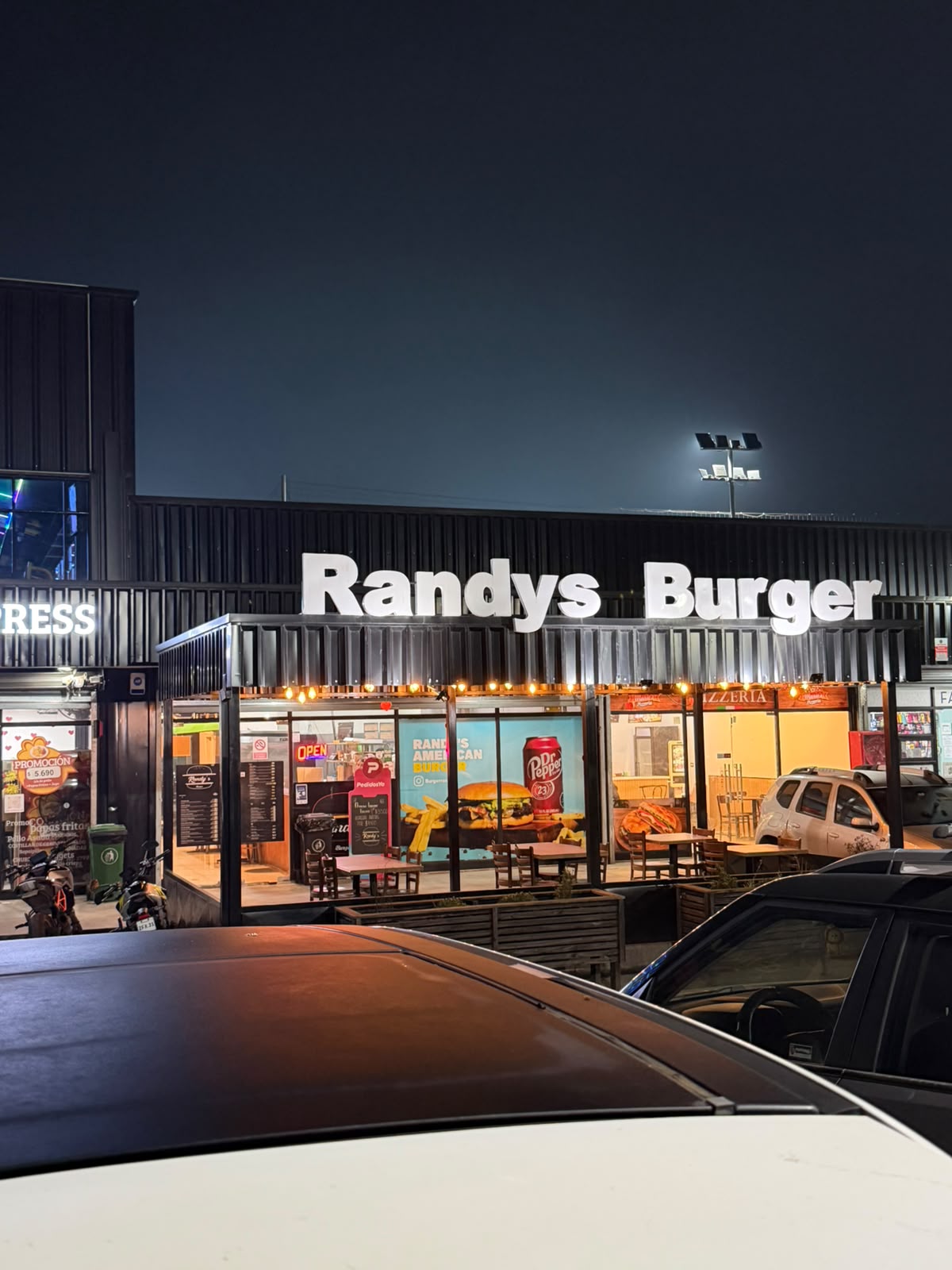Local Randy's Burger en Chillán